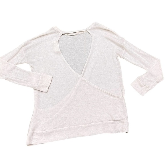 Caren Forbes lightweight Cream open back Crew Neck Sweater size medium - Picture 8 of 10